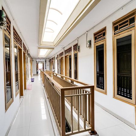 Отель Oyo Life 91994 Sawerigading Jatinangor Syariah Sayang Экстерьер фото