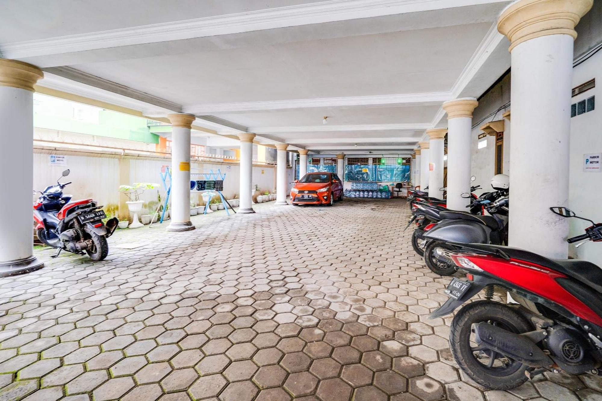 Отель Oyo Life 91994 Sawerigading Jatinangor Syariah Sayang Экстерьер фото