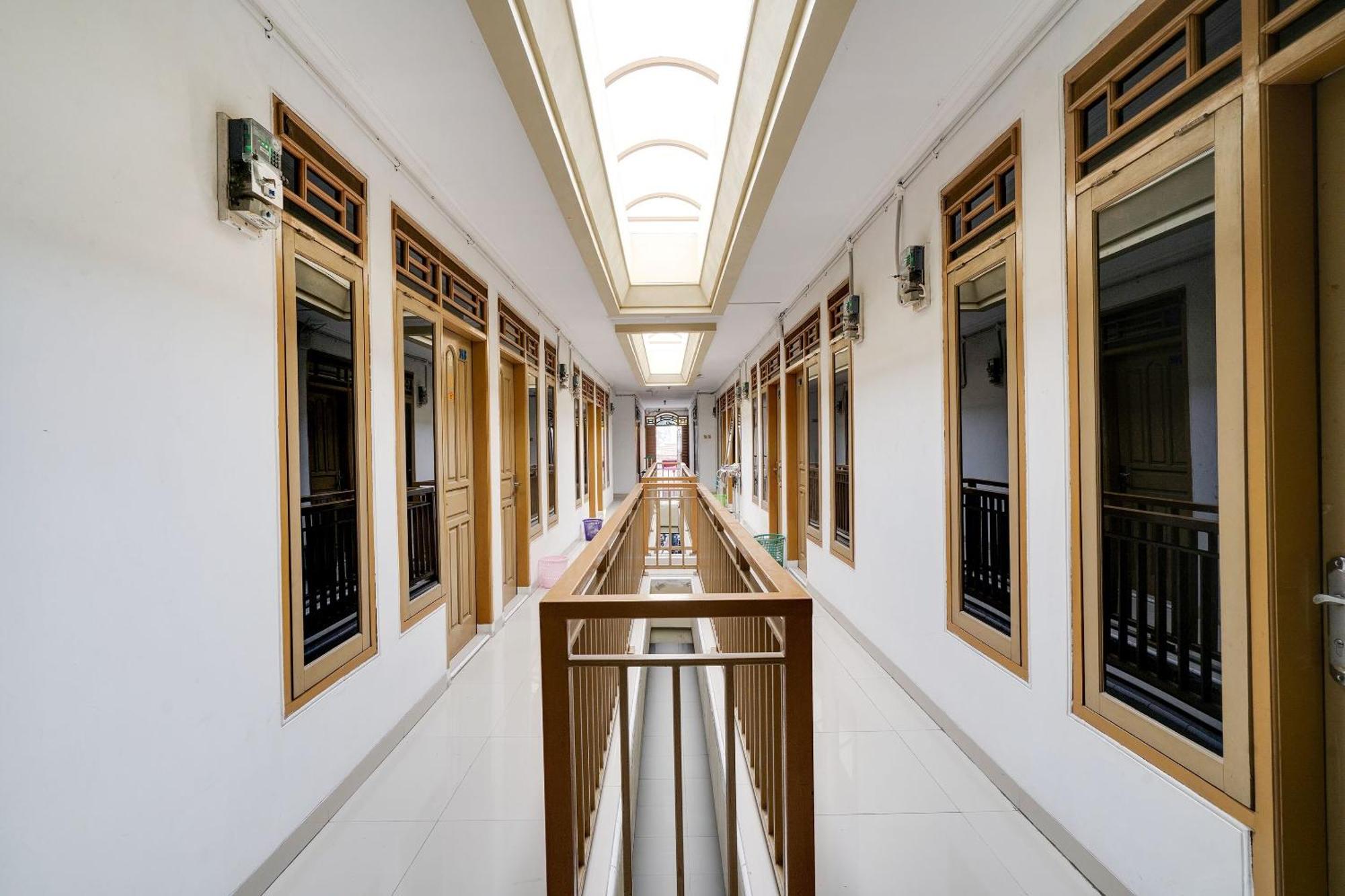 Отель Oyo Life 91994 Sawerigading Jatinangor Syariah Sayang Экстерьер фото