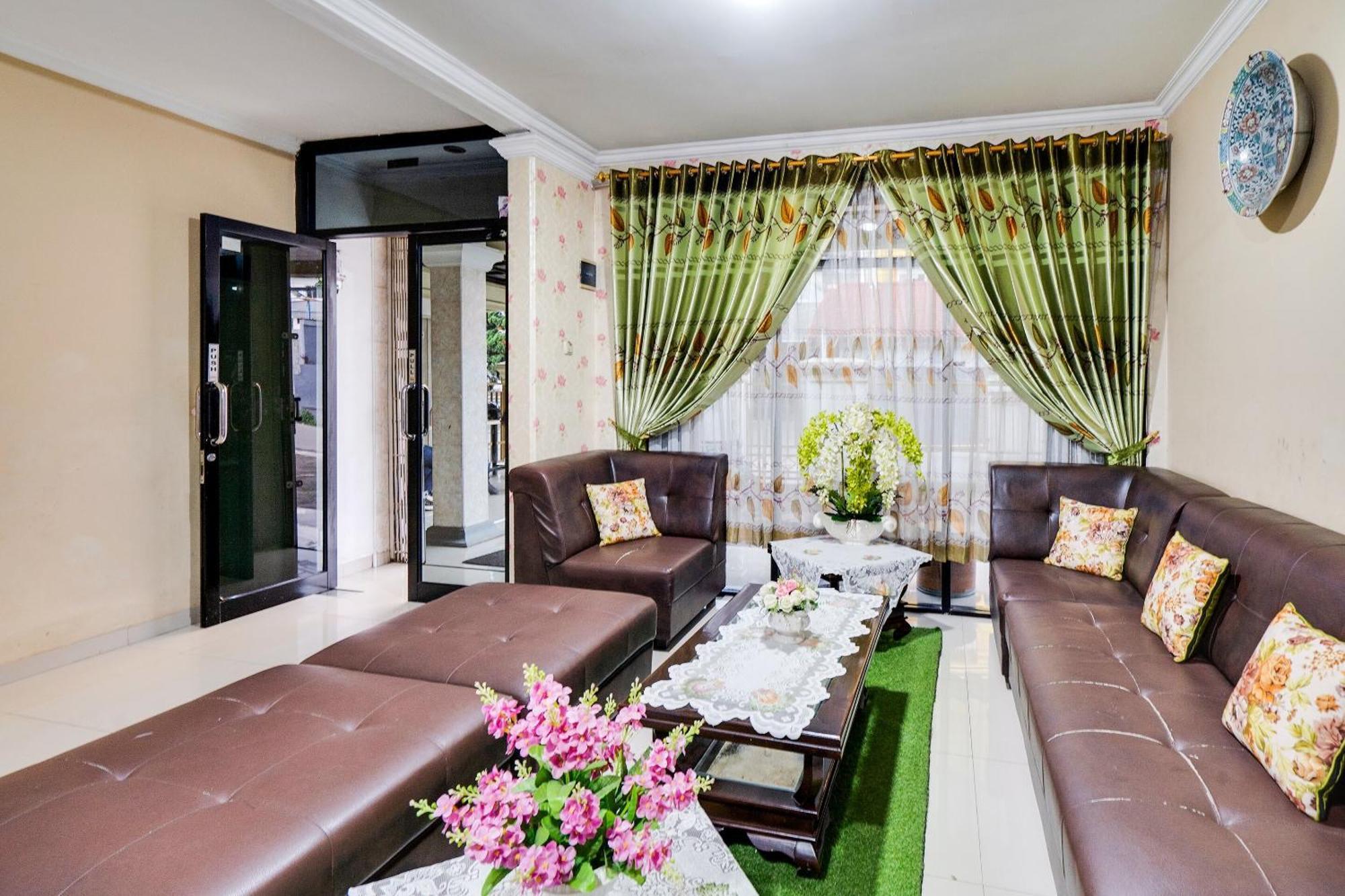 Отель Oyo Life 91994 Sawerigading Jatinangor Syariah Sayang Экстерьер фото